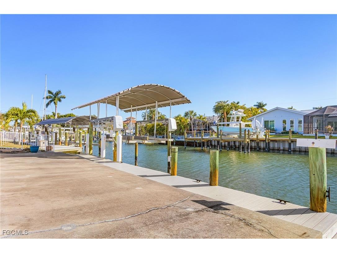 3693 Ruby Avenue Saint James City FL 33956 2026005802 image26