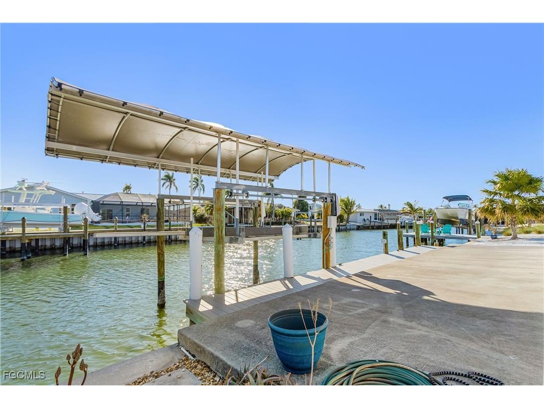 3693 Ruby Avenue Saint James City FL 33956 2026005802 image5