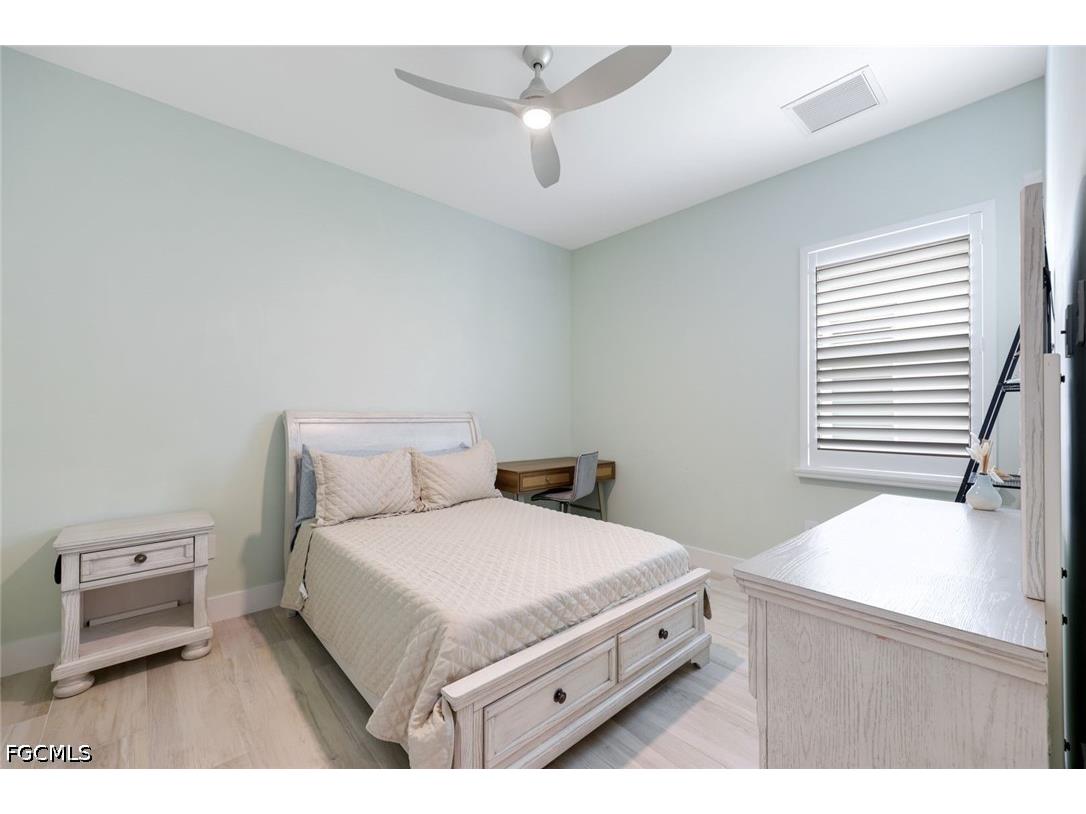3697 Sapphire Cove Circle Naples FL 34114 2026019304 image24