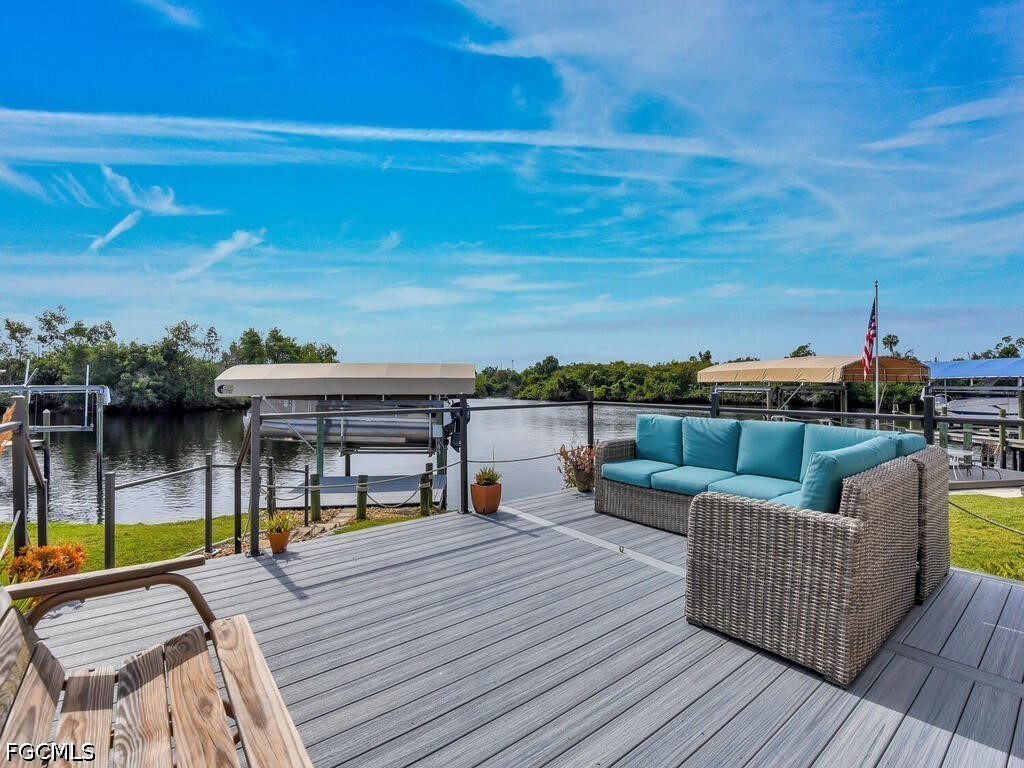 37 Channel Lane Fort Myers FL 33905 2026015709 image1