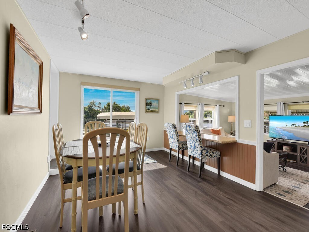 37 Channel Lane Fort Myers FL 33905 2026015709 image7