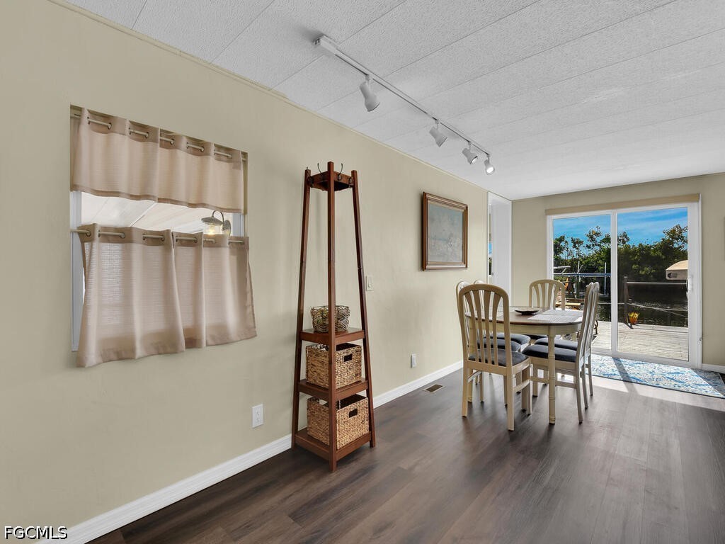 37 Channel Lane Fort Myers FL 33905 2026015709 image8
