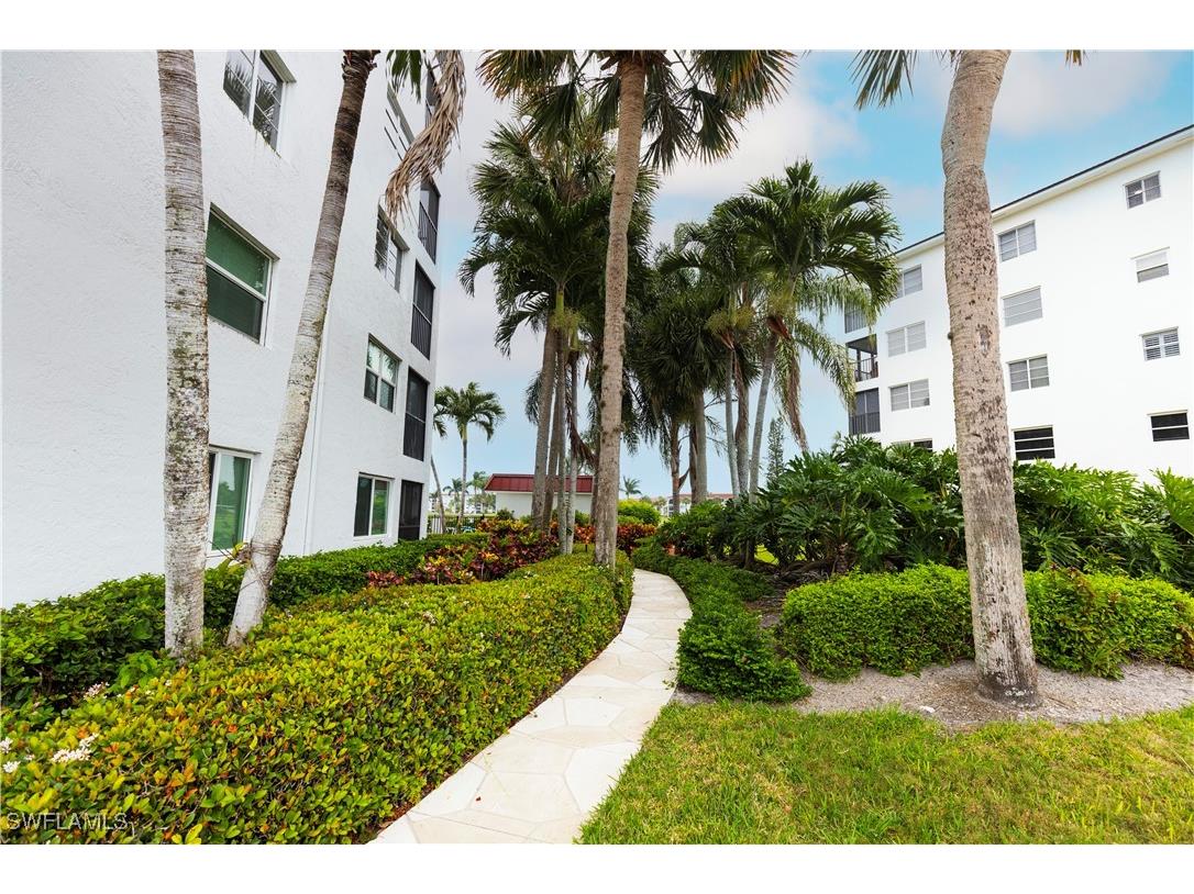 37 High Point Circle E #209 Naples FL 34103 225069847 image5