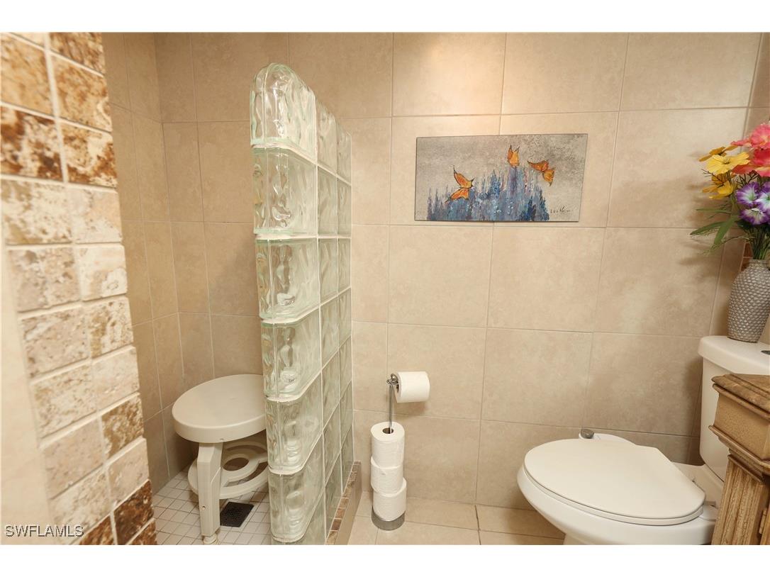 37 High Point Circle E #209 Naples FL 34103 225069847 image9