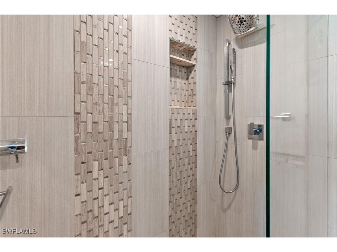 37 High Point Circle E #210 Naples FL 34103 225078952 image17