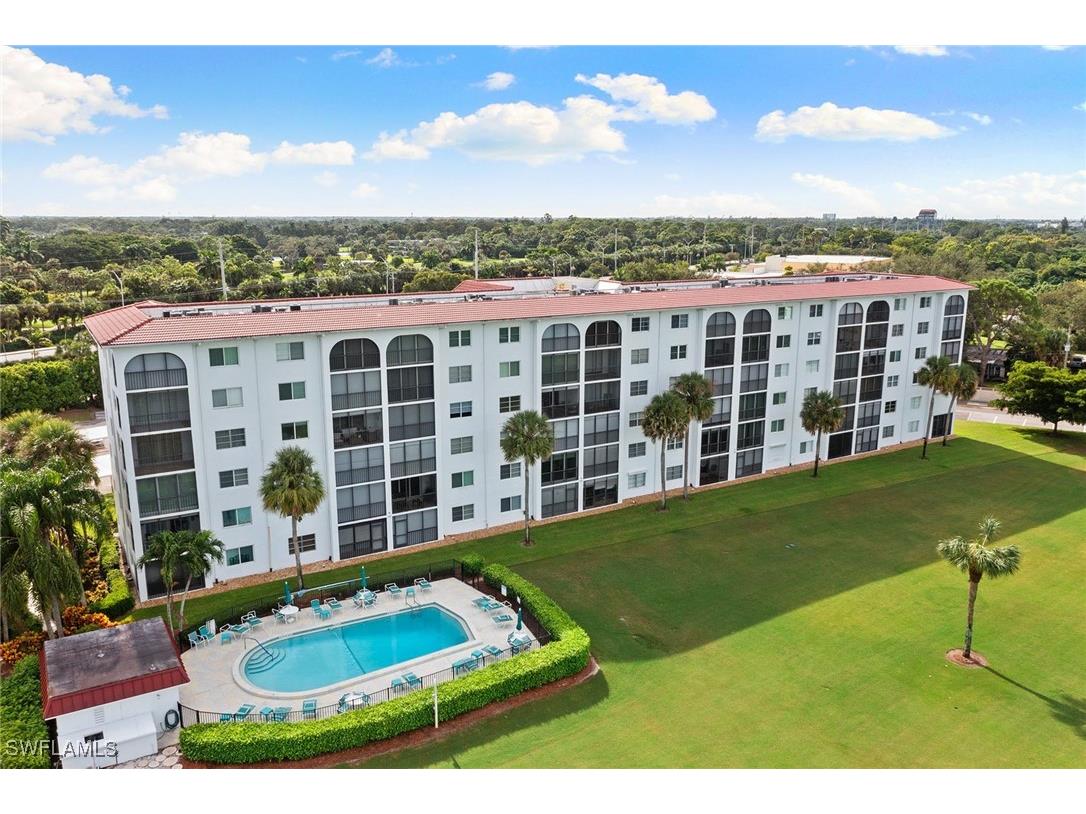 37 High Point Circle E #307 Naples FL 34103 224081445 image1