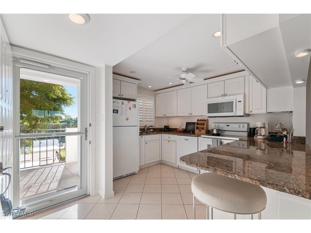 37 High Point Circle E #307 Naples FL 34103 225080751 image5