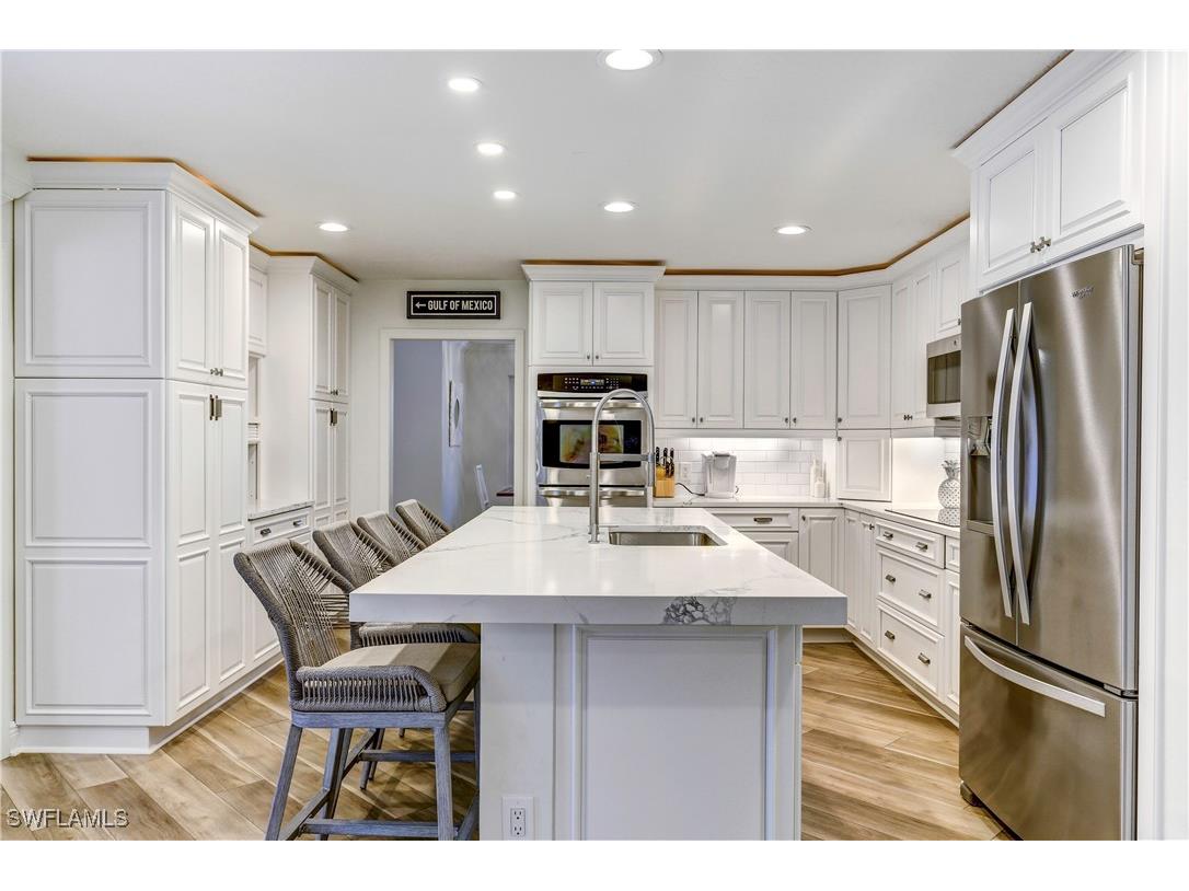 370 6th Avenue S Naples FL 34102 225080735 image10