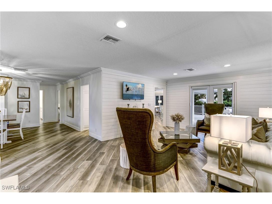 370 6th Avenue S Naples FL 34102 225080735 image16