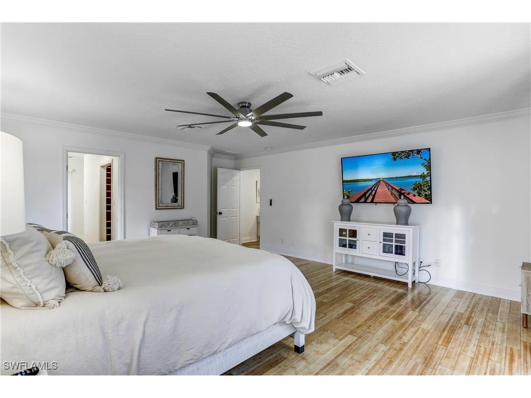 370 6th Avenue S Naples FL 34102 225080735 image18