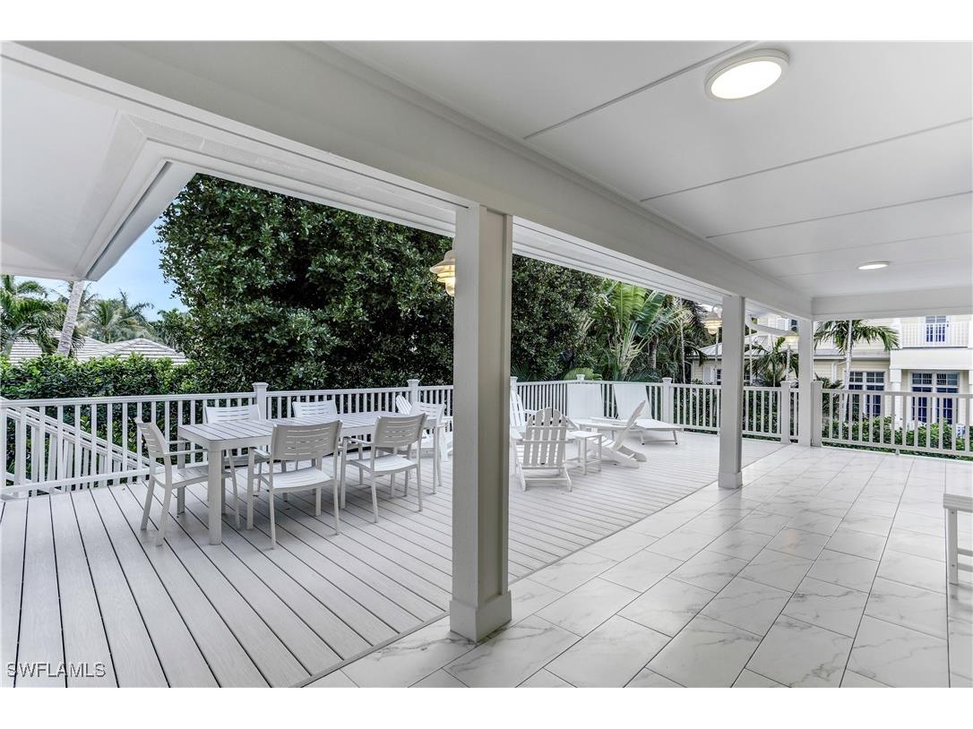 370 6th Avenue S Naples FL 34102 225080735 image3