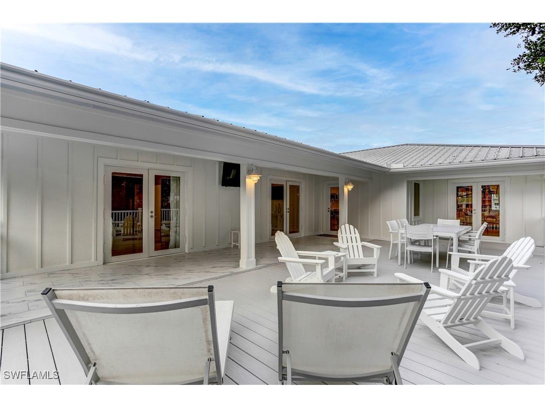 370 6th Avenue S Naples FL 34102 225080735 image4