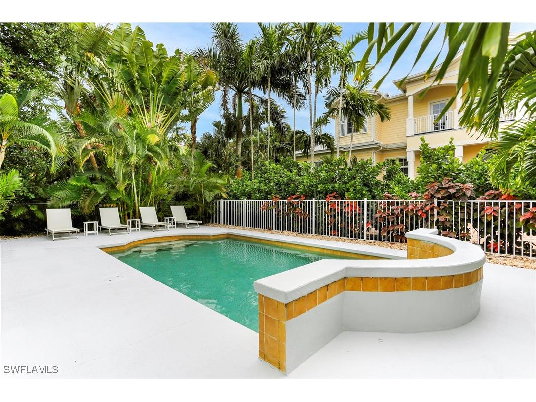 370 6th Avenue S Naples FL 34102 225080735 image40