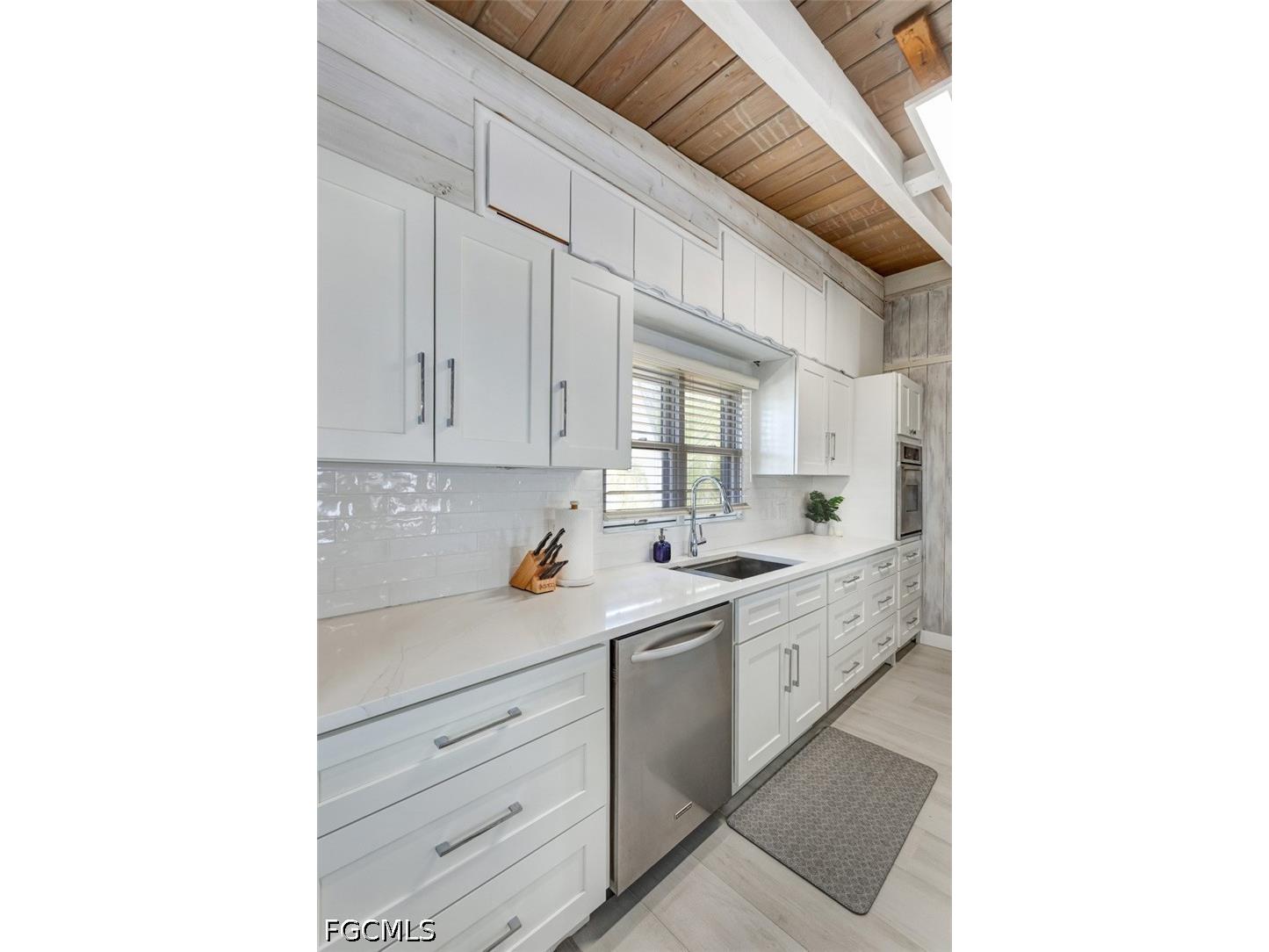 370 Bayland Road Fort Myers Beach FL 33931 2026023809 image11