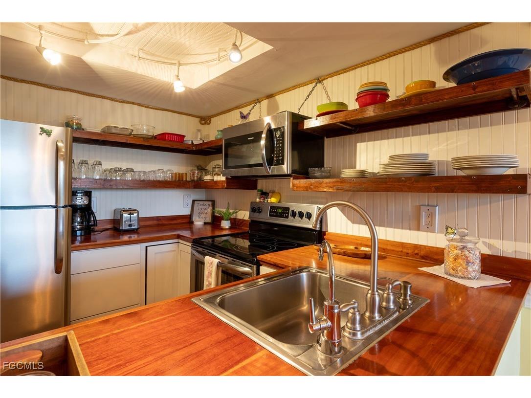 370 Townhouse Lane 61 Upper Captiva FL 33924 2025026060 image7