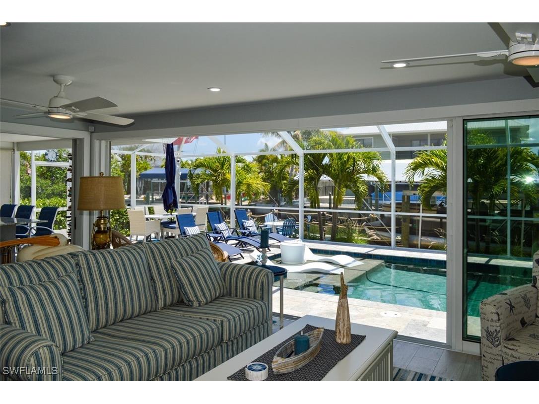 370 Washington Court Fort Myers Beach FL 33931 224093490 image1