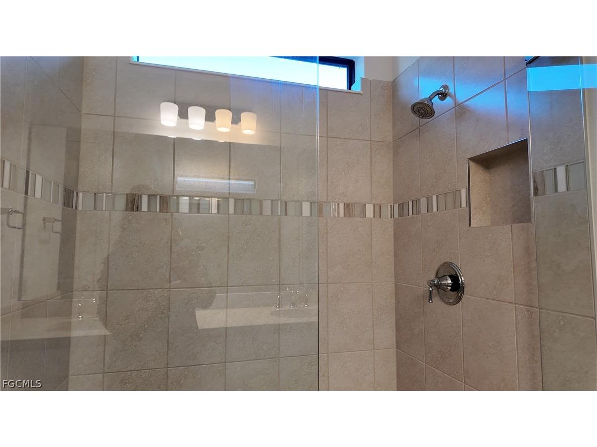 3700 Passion Vine Drive Alva FL 33920 2026009289 image10