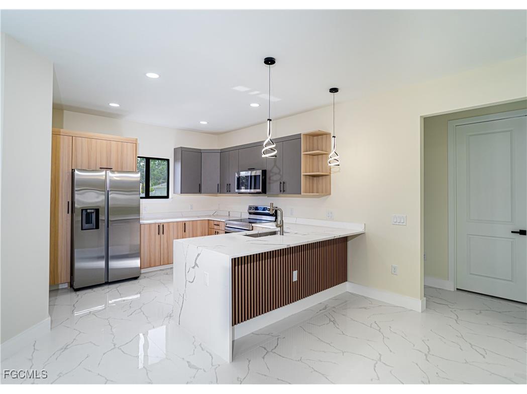  Lehigh Acres FL 33976 2025026163 image4