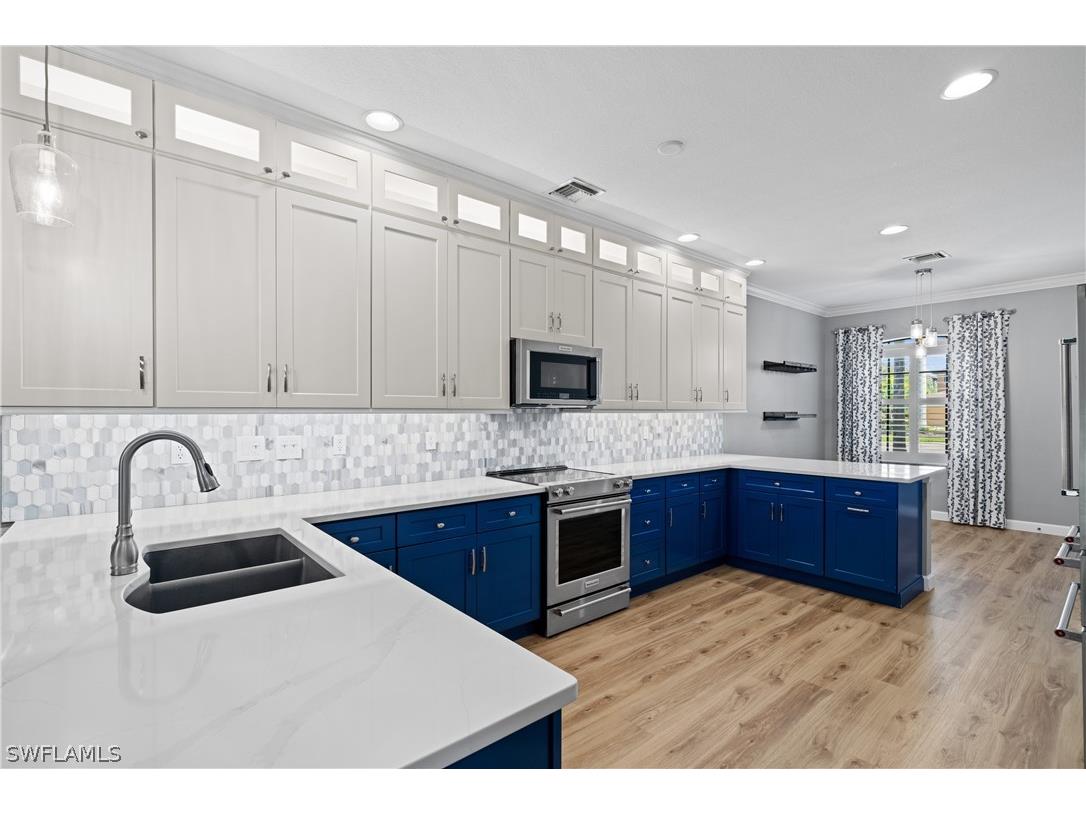 3701 Pino Vista Way Estero FL 33928 224053765 image1
