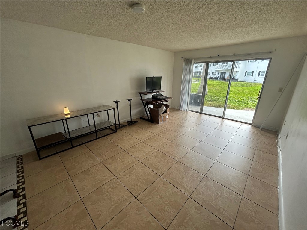 3704 Broadway #107 Fort Myers FL 33901 2025011461 image1