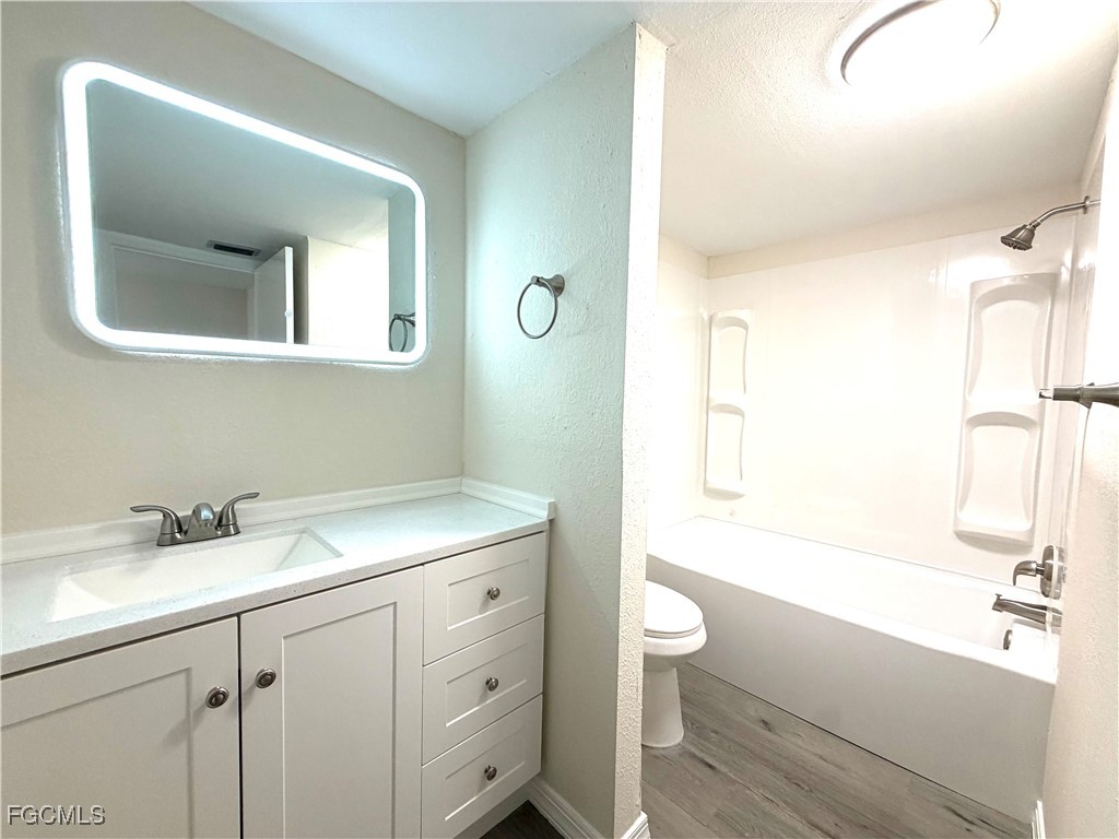 3704 Broadway #204 Fort Myers FL 33901 2025005891 image10