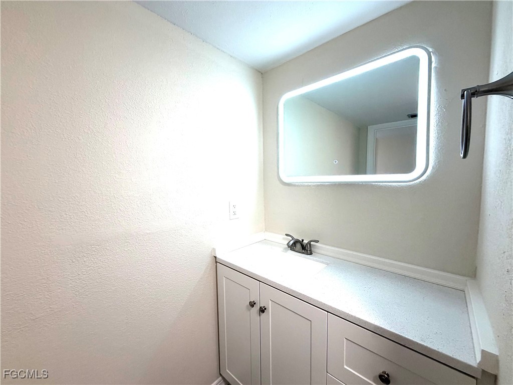 3704 Broadway #204 Fort Myers FL 33901 2025005891 image12