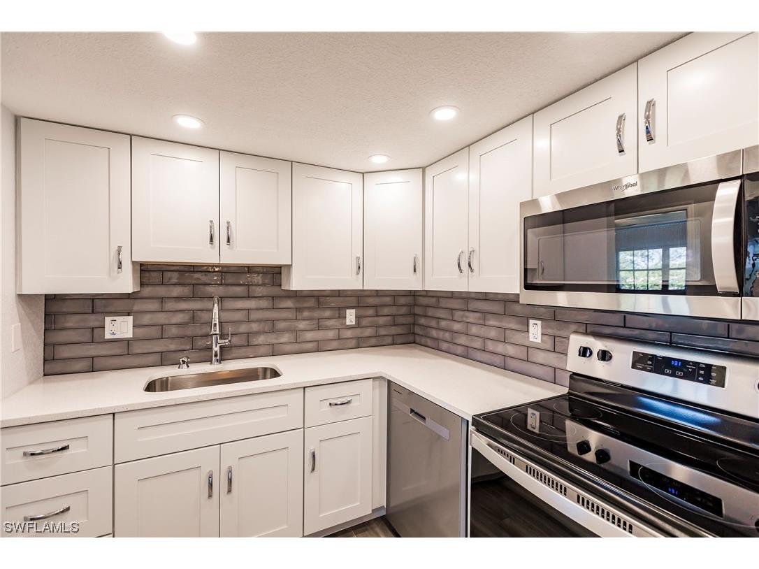 3704 Broadway #306 Fort Myers FL 33901 223053854 image1