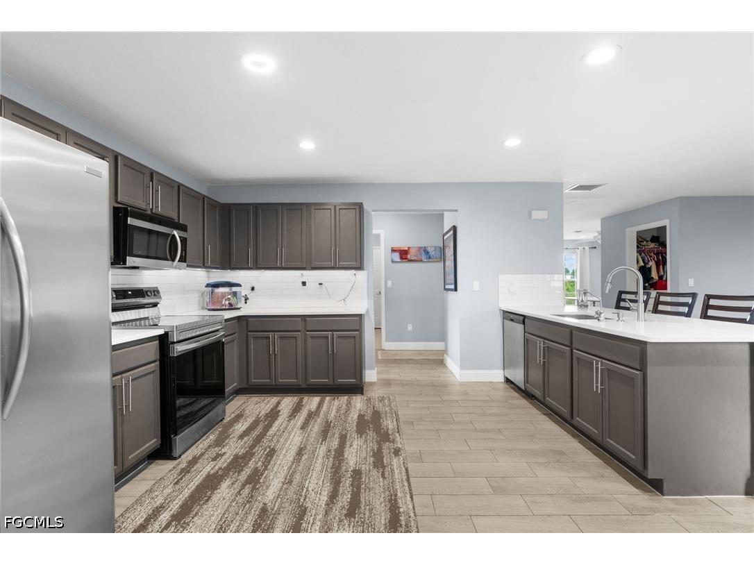 3705 27th Street SW Lehigh Acres FL 33976 2026026095 image8