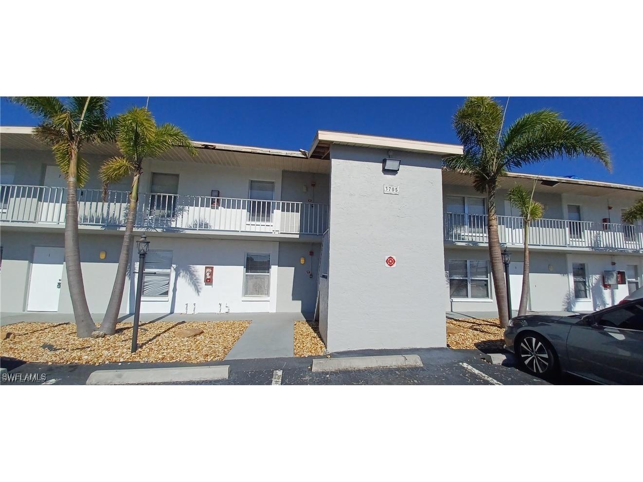 3705 Country Club Boulevard #_UNIT 3 Cape Coral FL 33904 224065788 image1