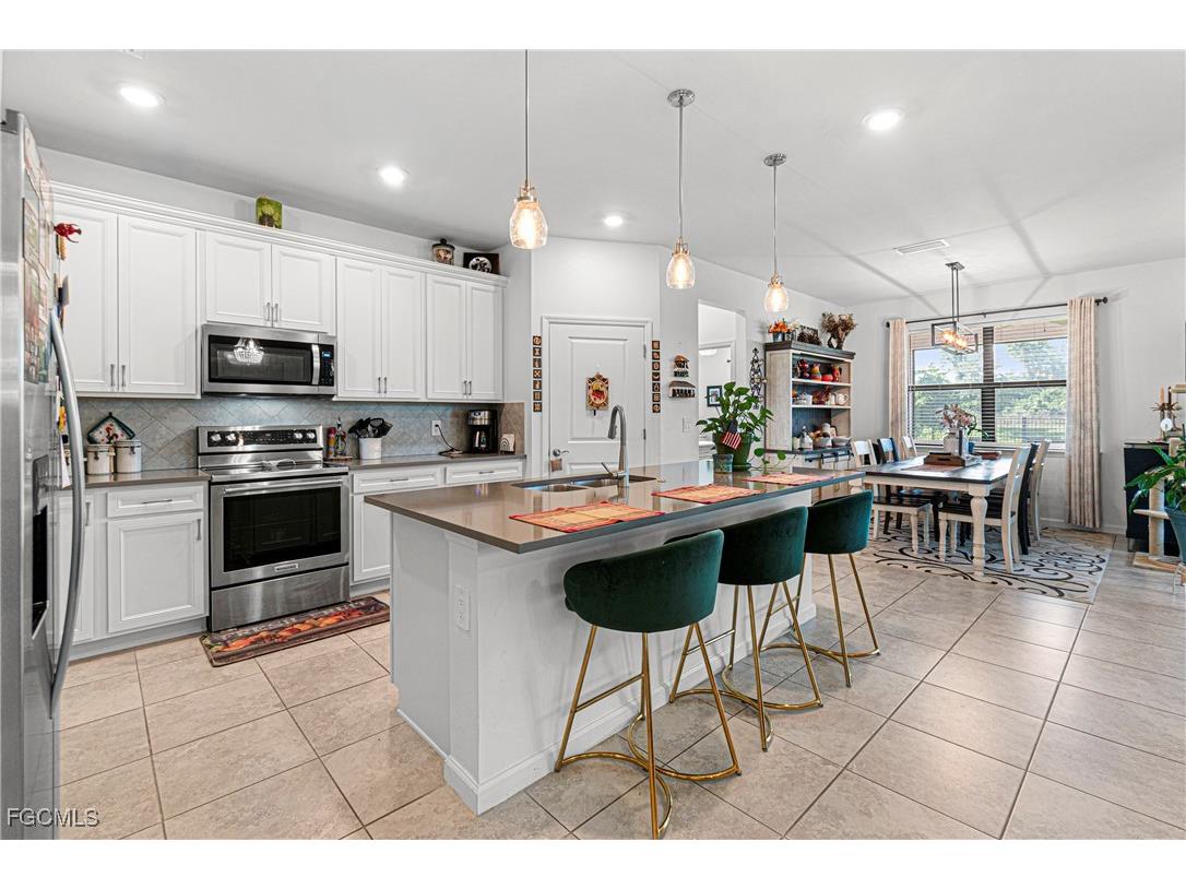 3705 Passion Vine Drive Alva FL 33920 2025017443 image25