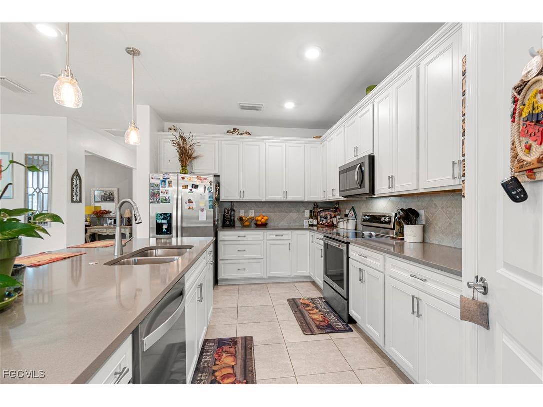 3705 Passion Vine Drive Alva FL 33920 2025017443 image26