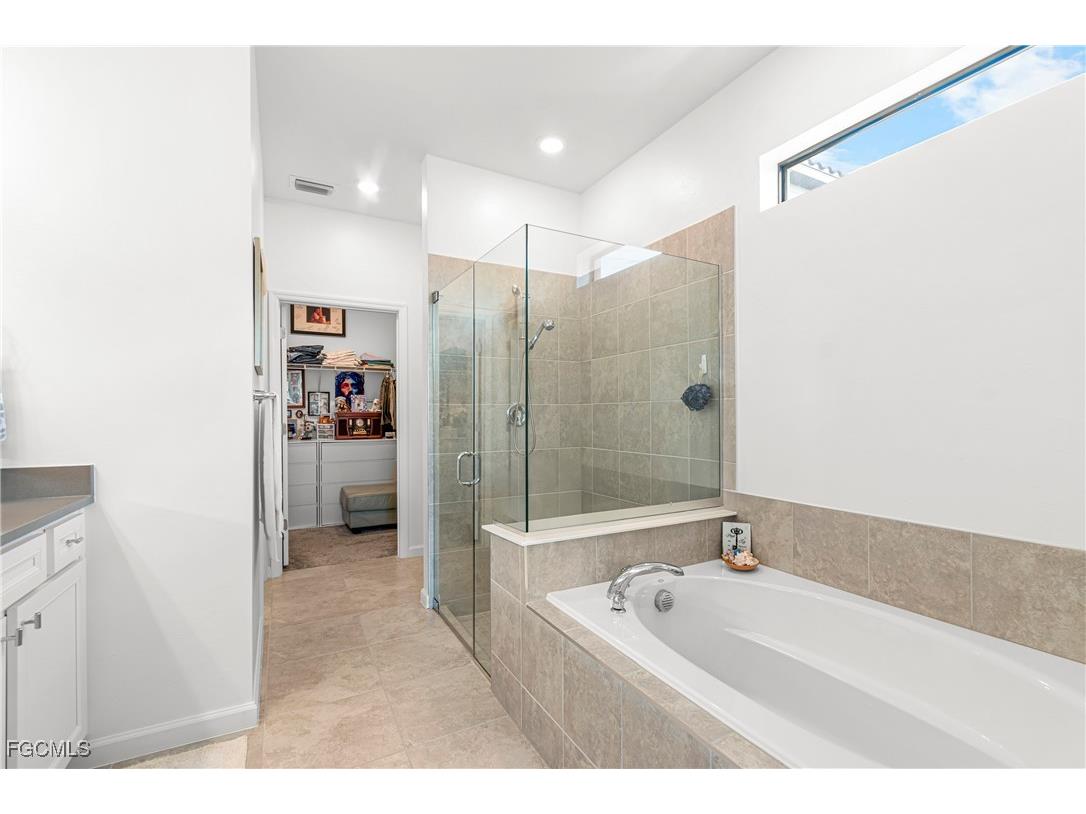 3705 Passion Vine Drive Alva FL 33920 2025017443 image33