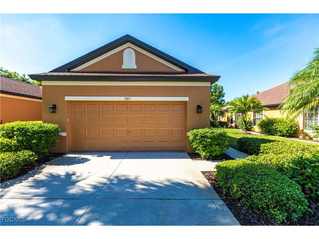 3705 Pino Vista Way Estero FL 33928 2025006485 image1