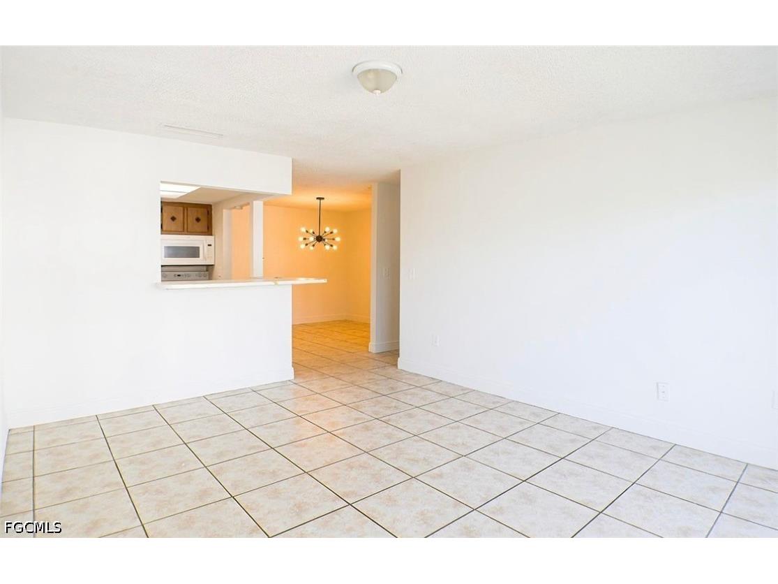 3706 Broadway #21 Fort Myers FL 33901 2026014449 image5