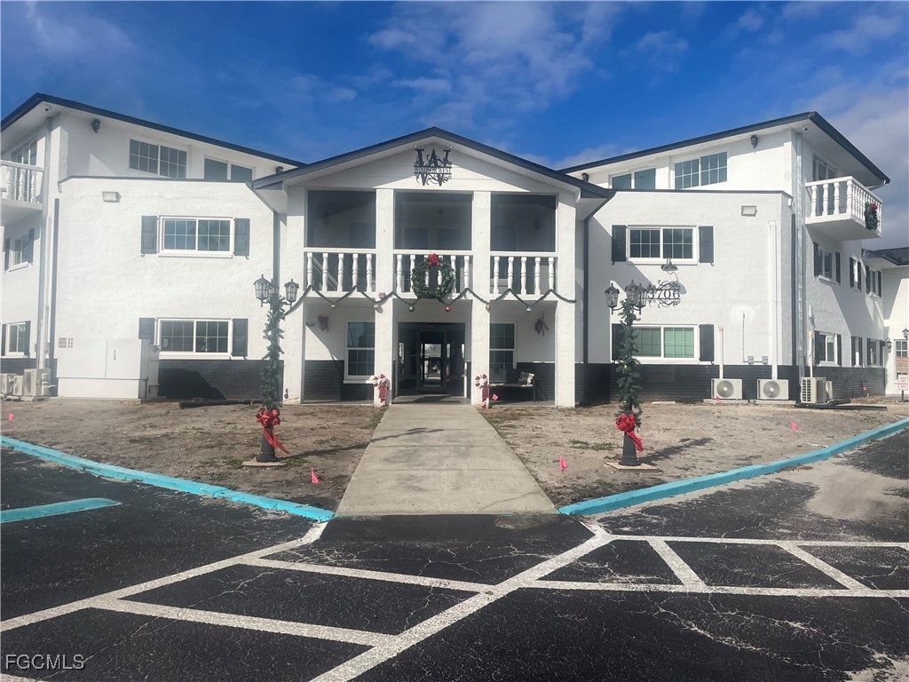 3706 Broadway #27 Fort Myers FL 33901 2025020160 image2