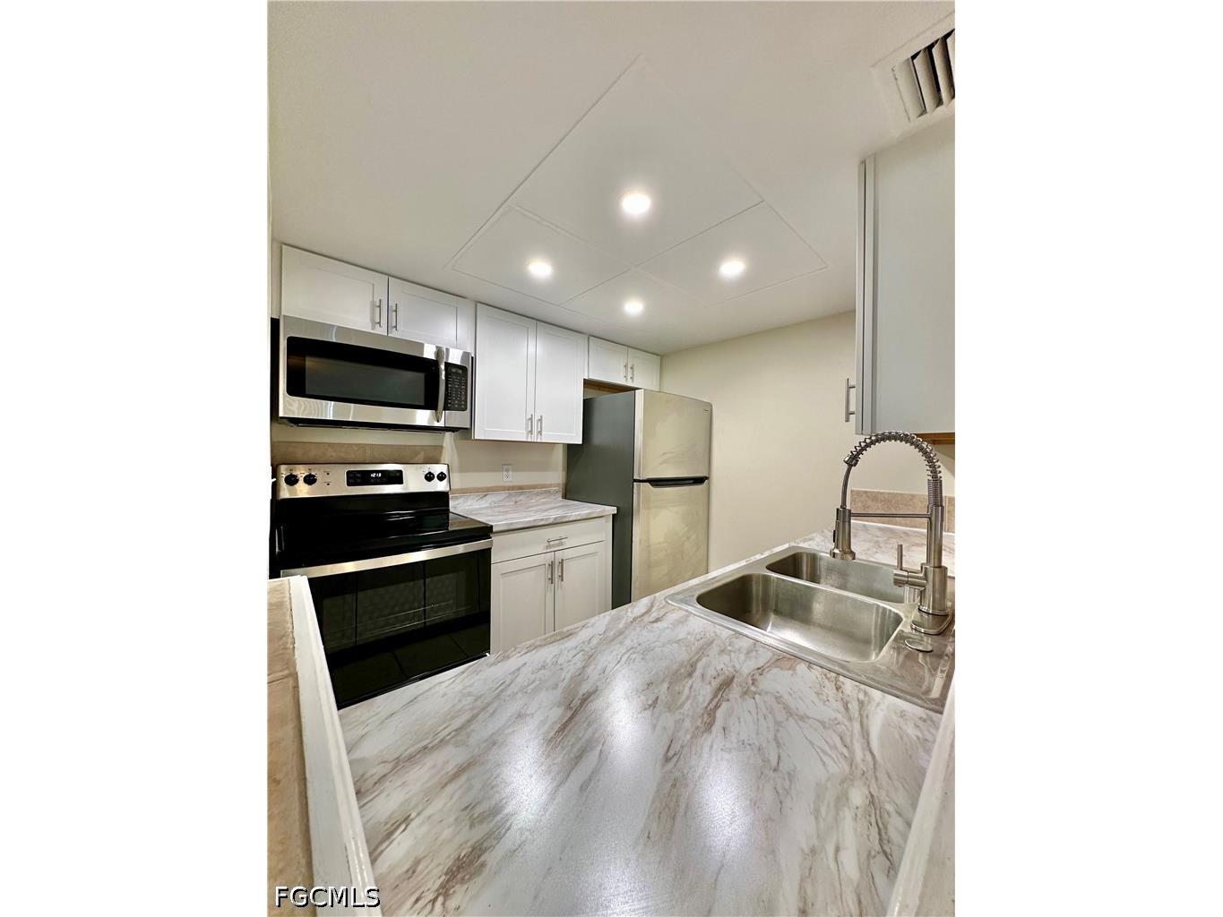 3706 Broadway #30 Fort Myers FL 33901 2026018481 image4