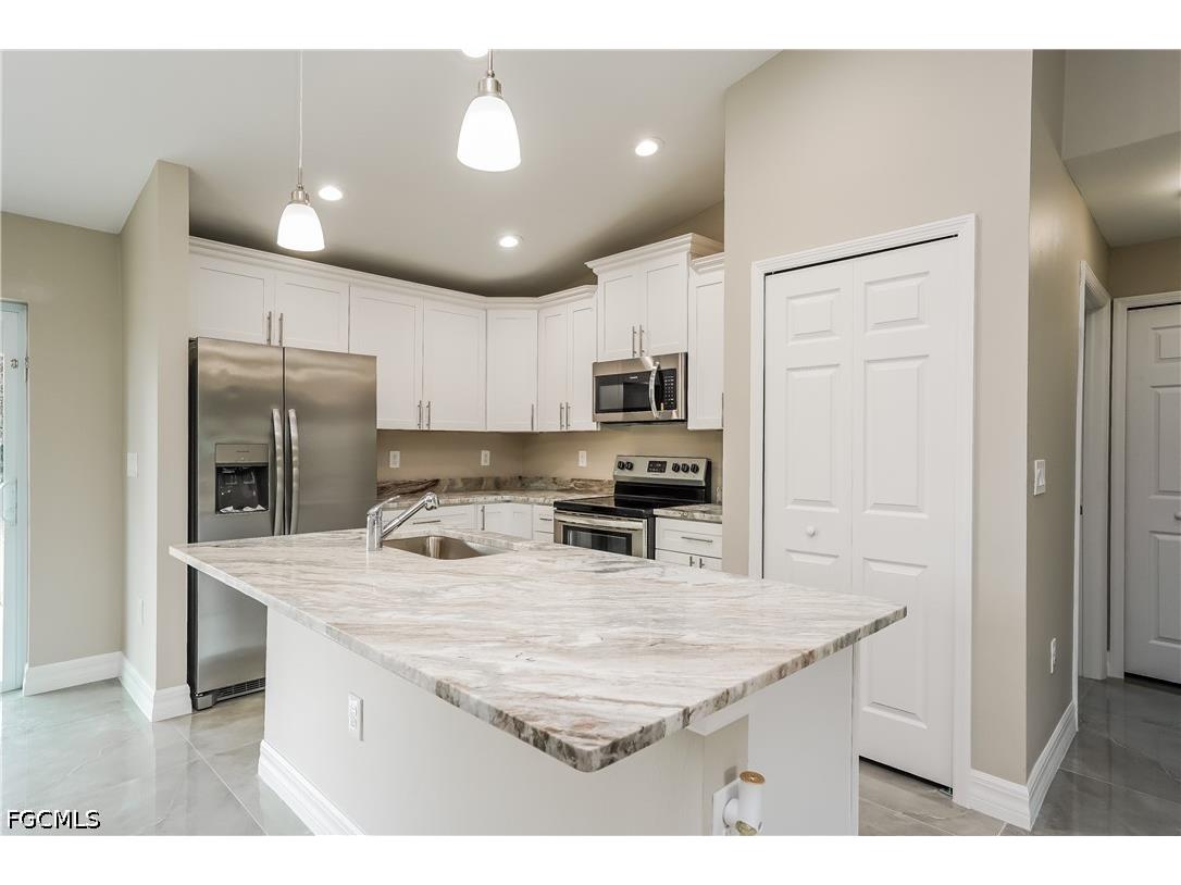 3707 10th Street SW Lehigh Acres FL 33976 2026015611 image4