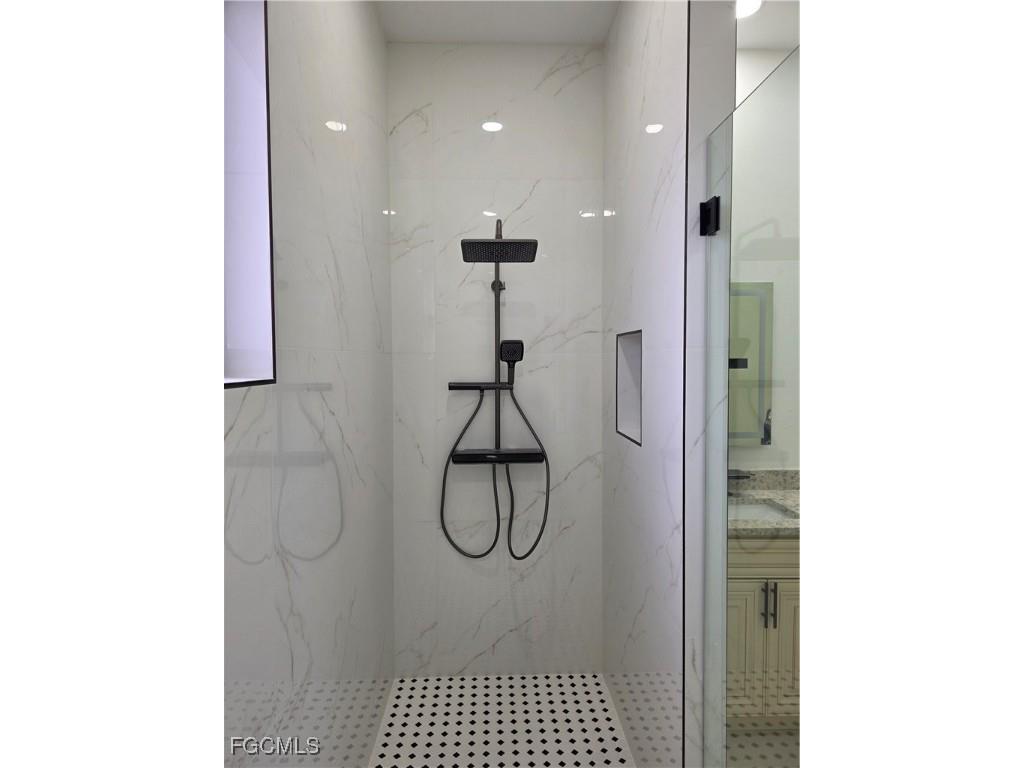 3707 E 15th Street Lehigh Acres FL 33972 2025015085 image4