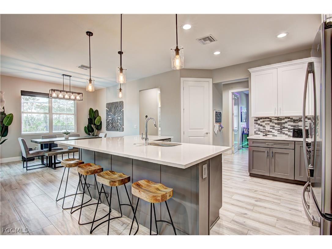 3707 Oasis Boulevard Cape Coral FL 33914 2026007794 image11