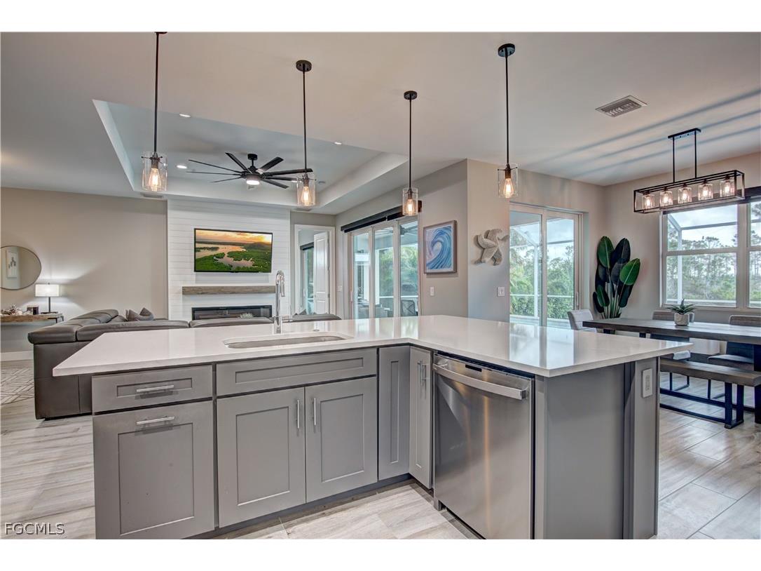 3707 Oasis Boulevard Cape Coral FL 33914 2026007794 image12