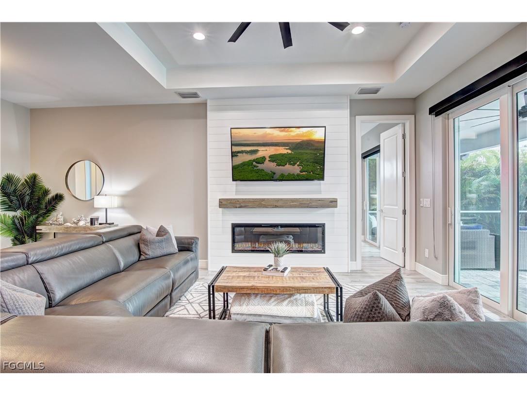 3707 Oasis Boulevard Cape Coral FL 33914 2026007794 image13