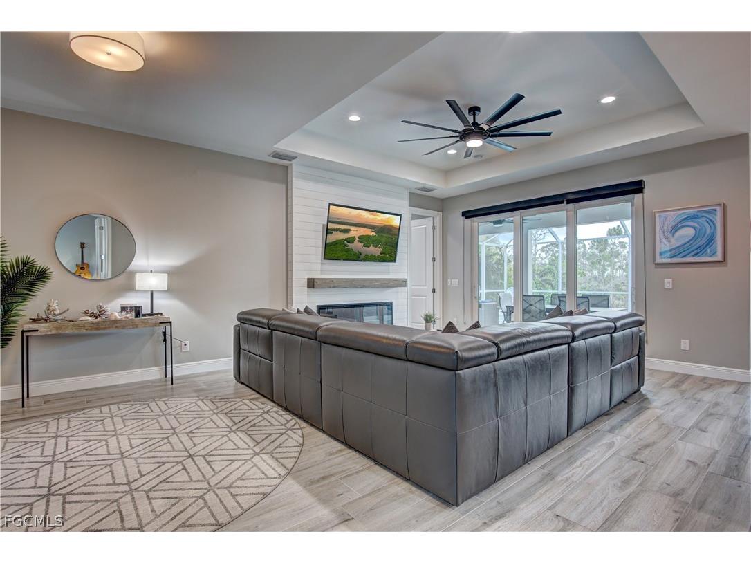 3707 Oasis Boulevard Cape Coral FL 33914 2026007794 image14