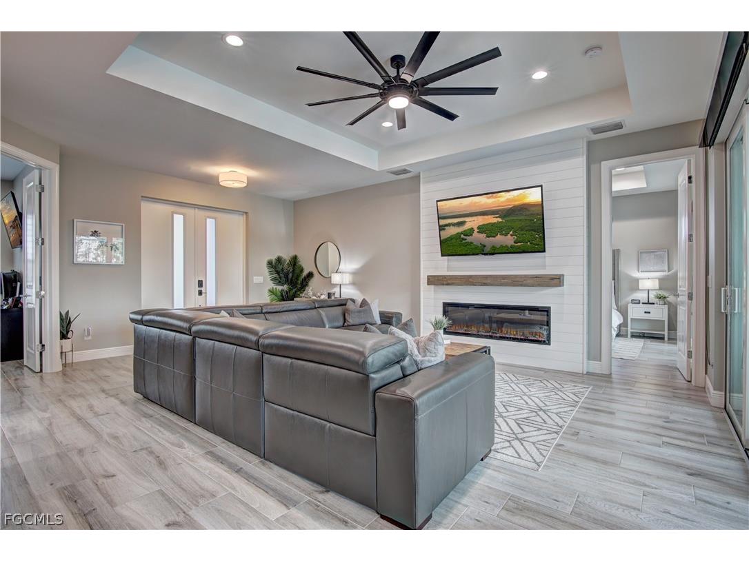 3707 Oasis Boulevard Cape Coral FL 33914 2026007794 image15