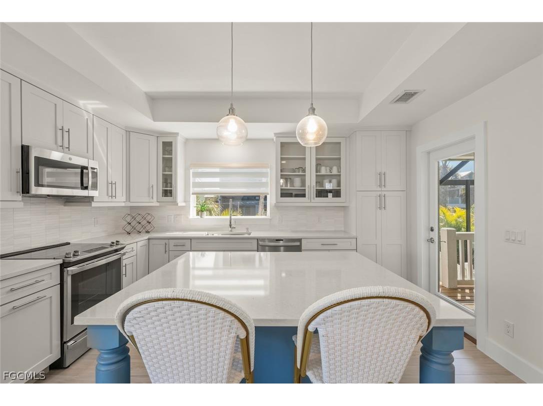 3708 Agate Court Sanibel FL 33957 2026011694 image12