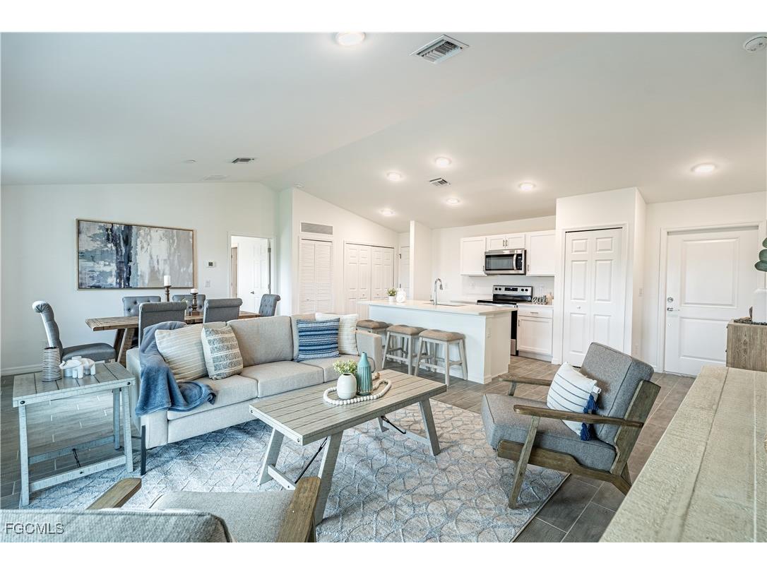 3709 22nd Street SW Lehigh Acres FL 33976 2025013896 image3