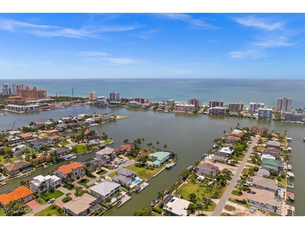 371 Bayside Avenue Naples FL 34108 225072095 image1