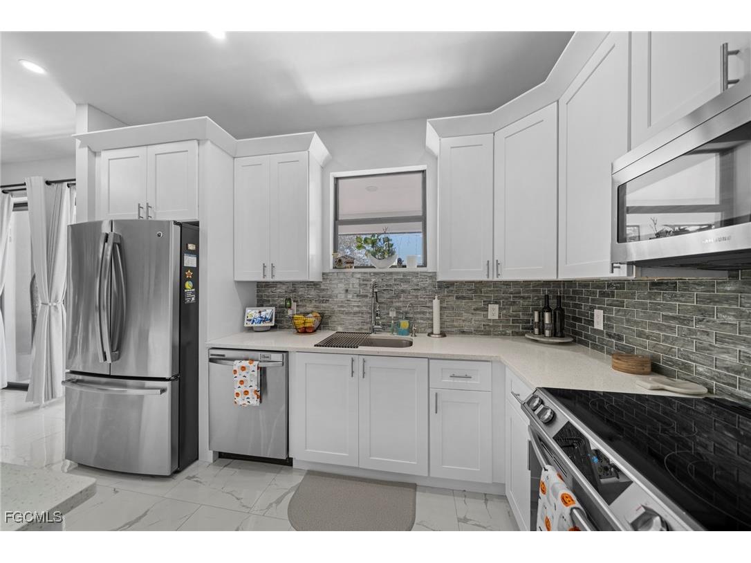 3713 25th Street SW Lehigh Acres FL 33976 2025014264 image9