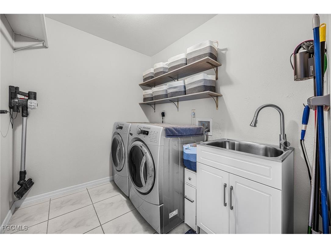 3714 Palm Tree Boulevard Cape Coral FL 33904 2025022458 image8