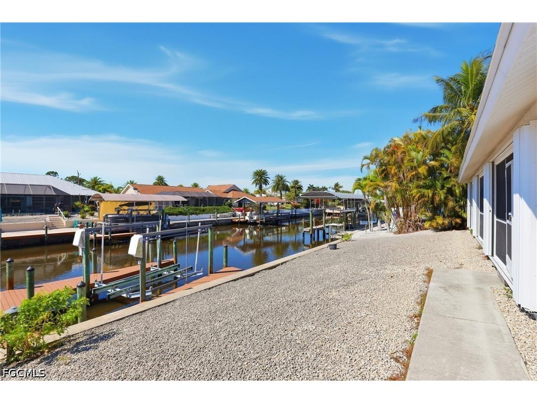 3715 Manatee Drive Saint James City FL 33956 2026013900 image24