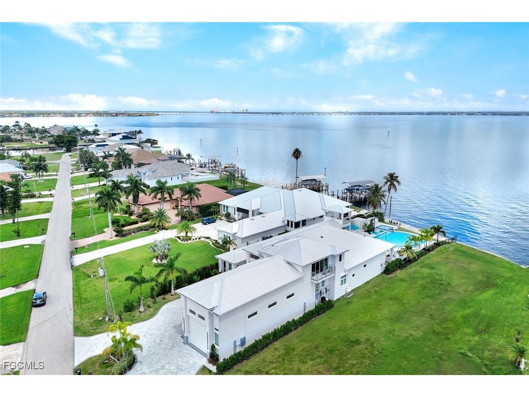 3715 SE 21st Place Cape Coral FL 33904 2025024628 image4